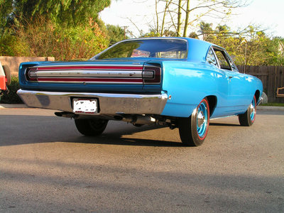 68%20hemi%20roadrunner6.jpg