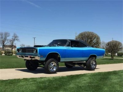 13776146-1969-plymouth-road-runner-srcset-retina-md[1].jpg