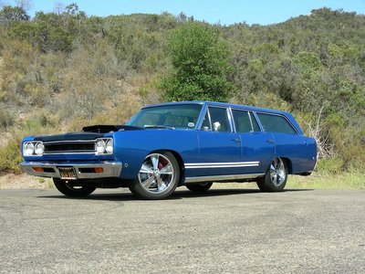 1968-Plymouth-GTX-440-Six-Pack-Wagon-by-Performance-West-Group-Front-And-Side-1024x768.jpg