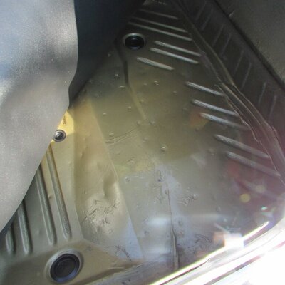 trunk floor under mat 16787-1512168335-74-73.134.112.124.JPG trunk floor under mat 16787-1512168335-74-73.134.112.124.JPG