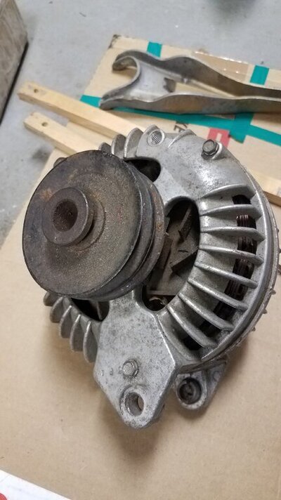 alternator1.jpg alternator1.jpg