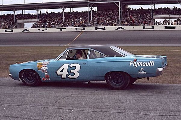 Richard Petty 68 Road Runner.jpg