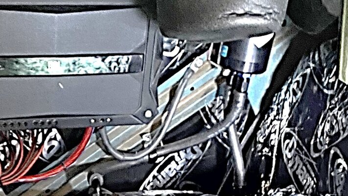 Fuel Vapor Canister in Trunk.jpg Fuel Vapor Canister in Trunk.jpg