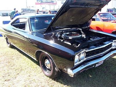 68 Roadrunner 426 Hemi black on black.jpg