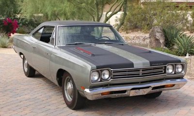 69 Roadrunner HT A4 Silver w-Black vinyl top #1.jpg